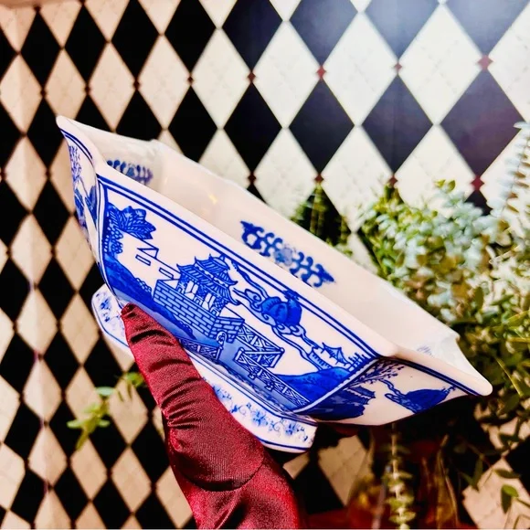 Vintage Asian Blue and White Porcelain Hexagonal Bowl - Picture 4 of 9